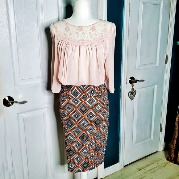 Lularoe Cassie Skirt Orange Blue White Geo Prints Small - Picture 3 of 8